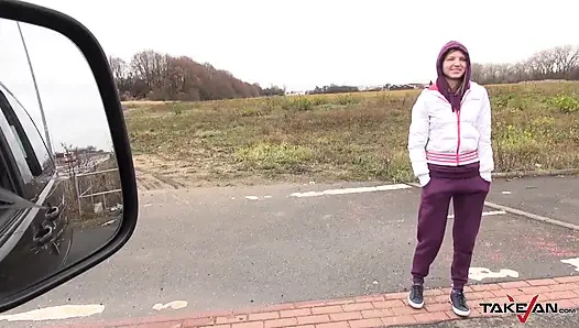 Rus süper seksi koşucu alladin'i sihirli bir halıda keşfediyor