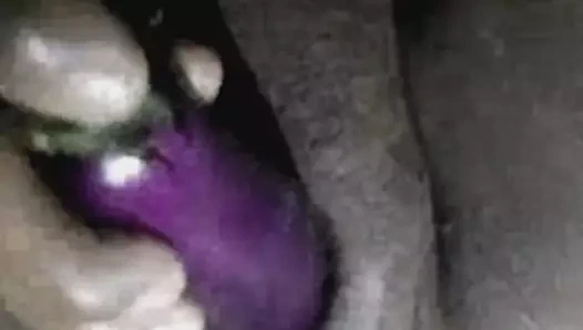 Hintli genç kız gece yarısı kalın yarakla sikiliyor