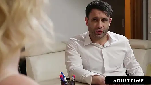 ADULT TIME - All Naturals Manager Greta Foss çalışan terfi kravatını ham ofis dp ile çöziyor