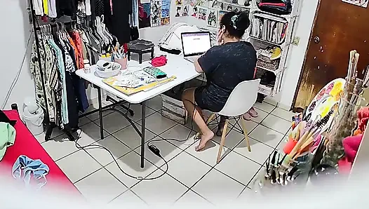 Tombul üvey kız kardeşim ev ödevini yaparken