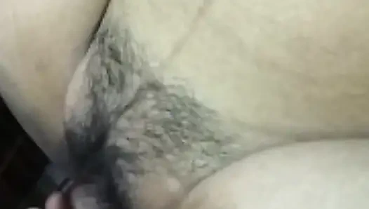 Hintli kadın sert sikişiyor