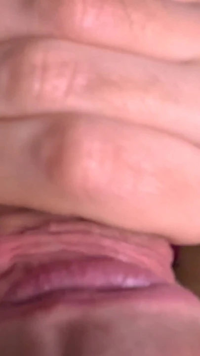 Захватывающий момент из "Заполнения мой рот горячей спермой у глорихола - женское видео от первого лица"