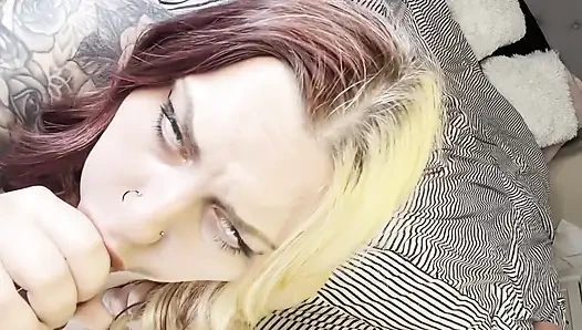 Dölünüzün tadına bakmak istiyorum: tam vücut tacizi ve sakso yüze boşalma