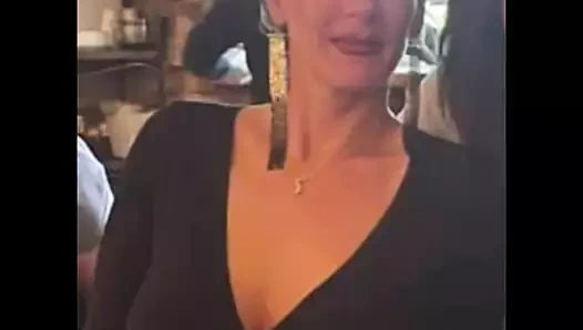 Benim ablalarım dev sahte memeler