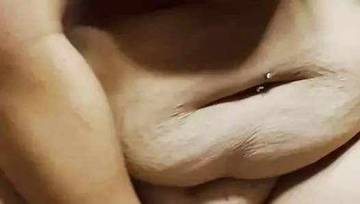 Bbw bebek deldi meme ile büyük bir yapay penis binmek!