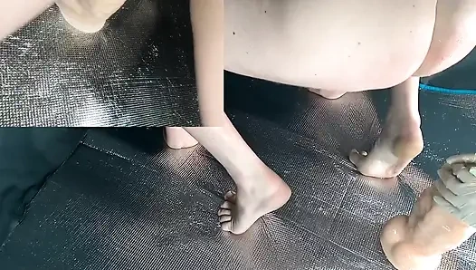 Karım dev dildoyla götümü yırtmak istiyor. Aşırı penetrasyon. Çift anal yumruk sokma