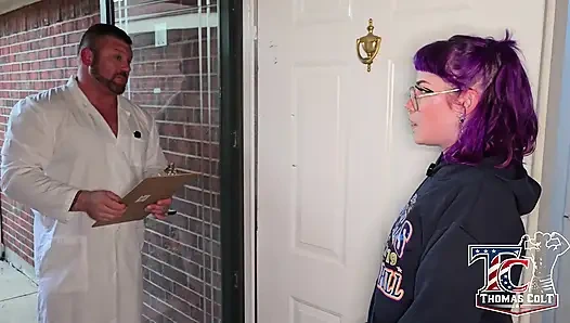 Yaşlı adam genç çılgın kızı bilim için doğuruyor!