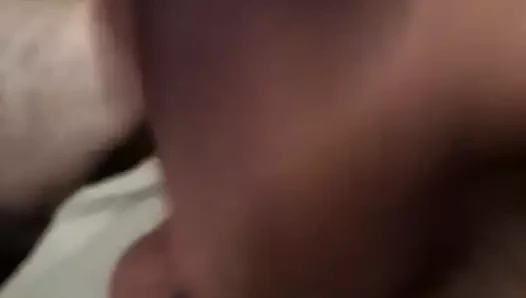 Karısı oynarken mastürbatör arkadaşımla konuşuyor