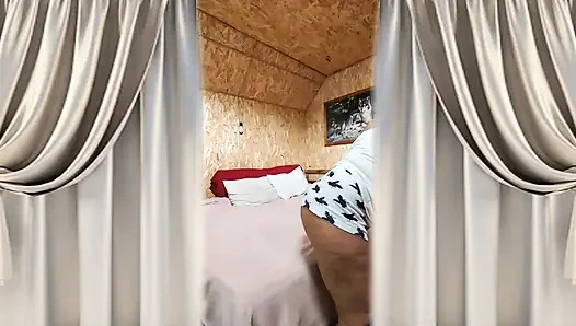 Ateşli ev hanımı Lukerya. Sabah yatakta başlar.