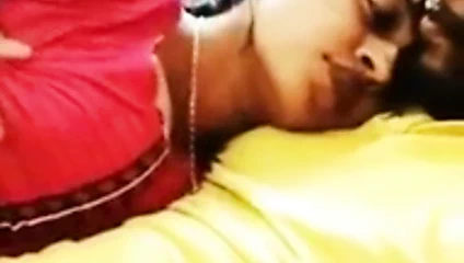 Güzel bir genç kız