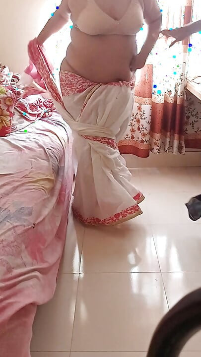 Bade bhai ke vidhava saas ko choti bhai ne jabardast şapka bandkar chudai - eli bağlı ve Sikiş götü