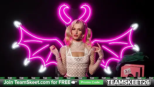 Emma Rosie: Minik neon iblisin Aralık ayı allstar spotlight