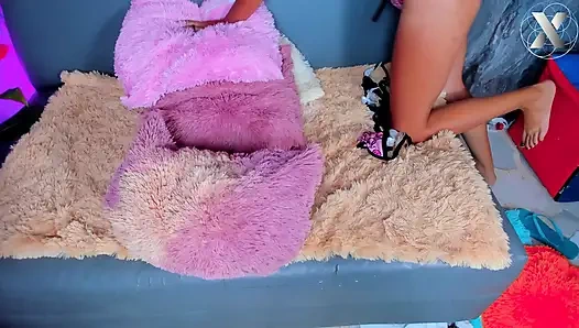 Son akşam yemeğimmiş gibi vajinasını yemek