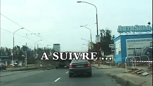 Azgın orta yaşlı seksi kadın benzin istasyonunda tavlanıyor genişliyor