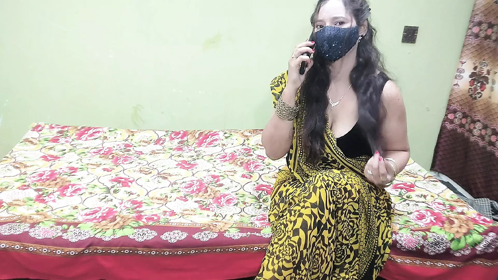 Indian Desi Hot Aunty ny Apny Yar ko Ghar Bula k Chut Marvai Hot Sex Clear Hindi Audio