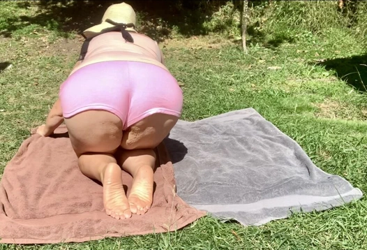 Pembe yapraklar yayıldı ve dolduruldu. littlekiwi, her seferinde harika, olgun ev yapımı içerik getiriyor.