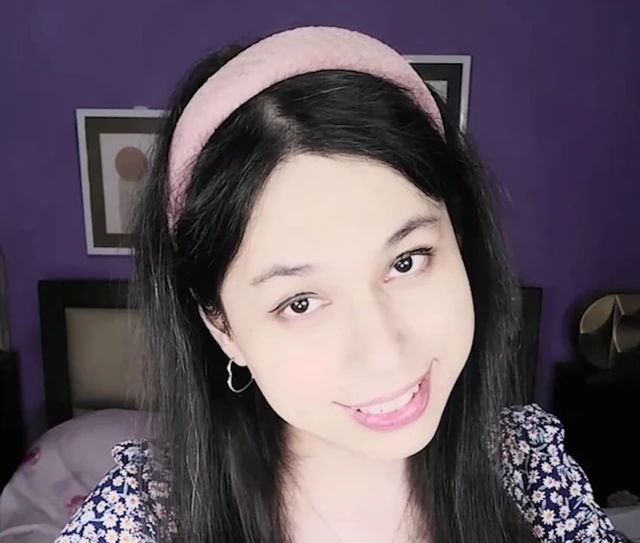 Kız arkadaşın DaniTheCutie sana seksi ve puslu bir kucak dansı yaptı