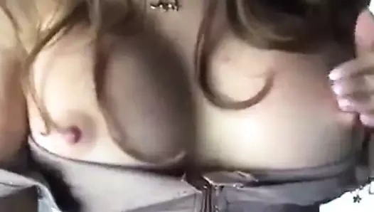 Varlıklarını sergilemek