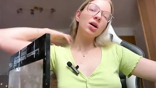 Seni bir kıza dönüştürüyor kadın kılıklı asmr rol oyunu