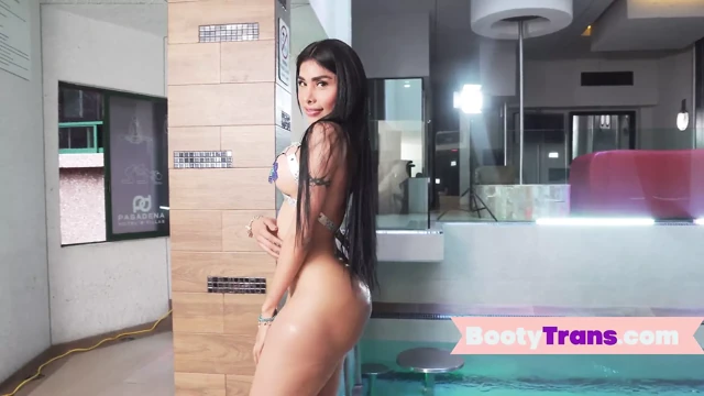 Büyük göt latina tgirl içinde kadın iç çamaşırı üfleme ona erkek arkadaş