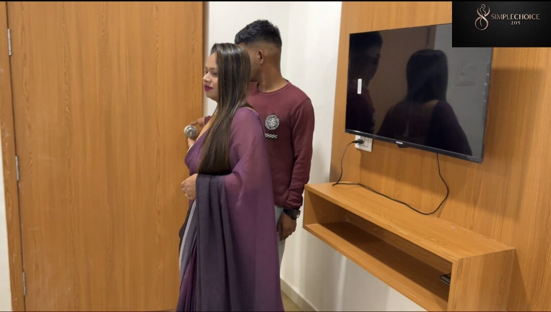 After marriage, he took Aksha to a hotel for a honeymoon and there he had sex with his wife.