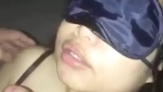 Endonezyalı yarak emiyor ve döl yutuyor