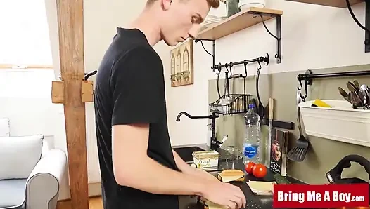 Bringmeaboy Aç Erkekler