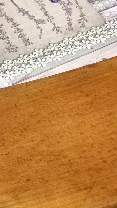 Mutfak hazırlığı yanlış gitti - yalnız erkek mavi eldivenle mastürbasyon yapıyor
