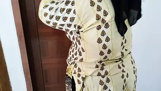 Moti Gand Wali Depali Aunty Ko Sat Kya Kand uska Beta ne