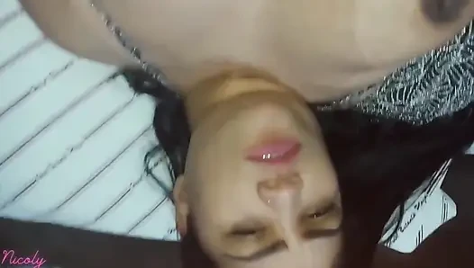 Cuckold içeride boşal, ben de kürküne vereyim, başkaları da keyif alsın