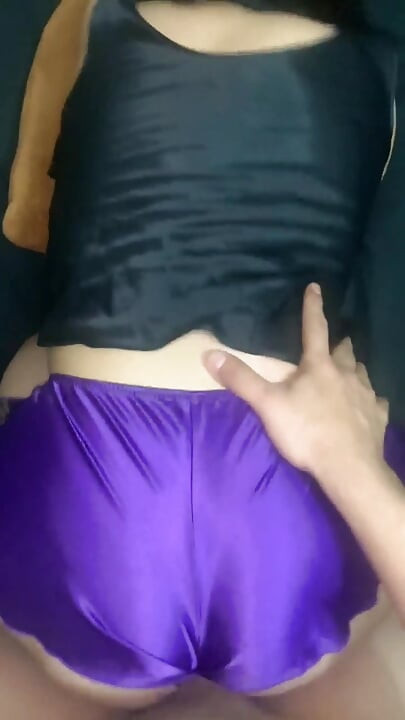 Saten iç çamaşırlı domaltma
