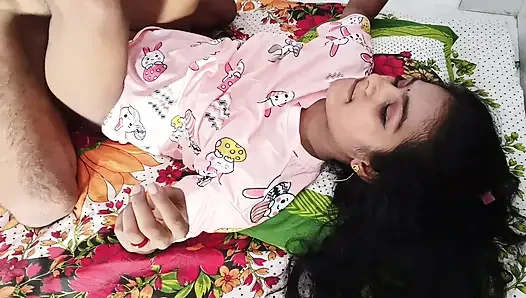 Hintli kız birden fazla kıyafet yoğun sert seks seansı - gerçek amatör