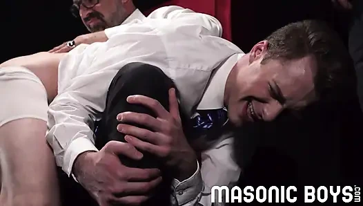 Masonicboys - büyükanne Legrand Wolf mormon iri yarağı büyük yarakla sikiyor