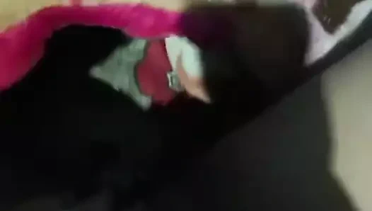 Annem beni çirkin kar rhi hai'de sikiyor