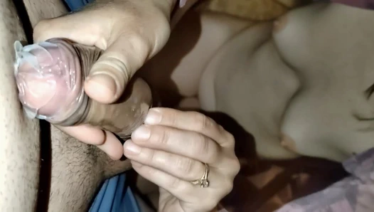 Amatör video evli kadın seksten sonra penis masajı yapıyor