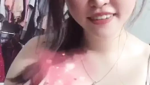 Kız arkadaş büyük memeler