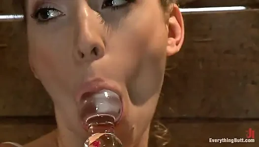Anal sürtükler: Lily Labeau ve Katie Summers
