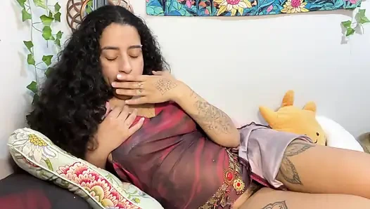 Lezzetli yemekler kıllı latin amcığımı azdırıyor