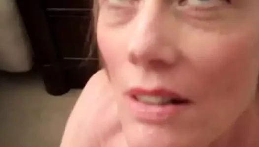 Seksini yararları için takas ediyor