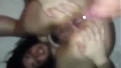 Boşalmak için yalvaran İngiliz sürtük inanılmaz video