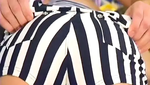 Sarışın saçlı çarpıcı Alman piliç spor salonunda koçuyla sikişiyor