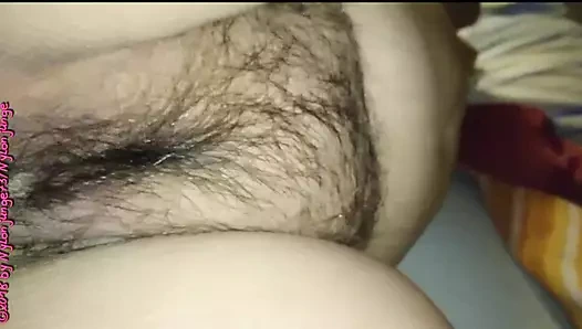 Komşunun kıllı amını sıvazlıyor