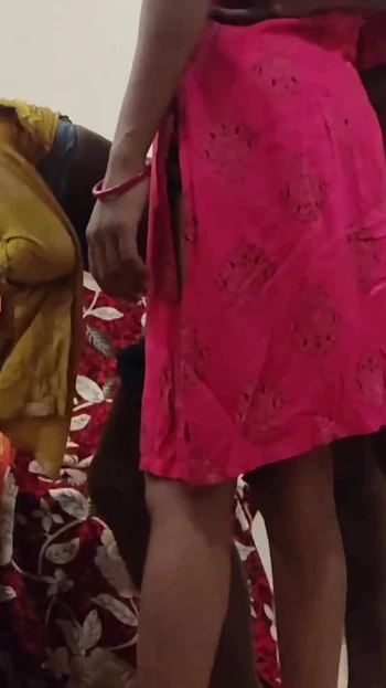 На День Святого Валентина, я занялся сексом с моей женой и ее другом вместе, полные веселые секс-видео