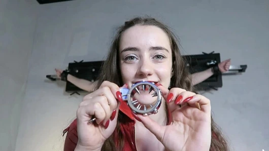 Dikenli bir elle muamele hak ettiği tek rahatlama