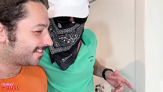 Evli, Çekici Bir Kadın, Aldatılan Kocası Ve Sevgilisiyle Çok Yaramaz Bir Üçlü Ilişki Yaşıyo