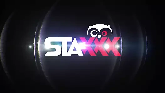 Azgın japon öğretmen yalnızken bir sandalye bacağını sikikleri