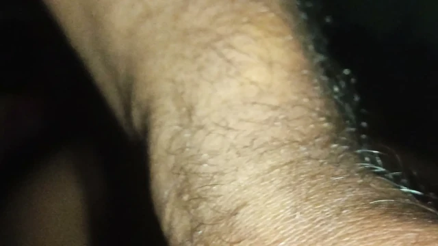 Kocamın kara yarağı amımı sikiyor
