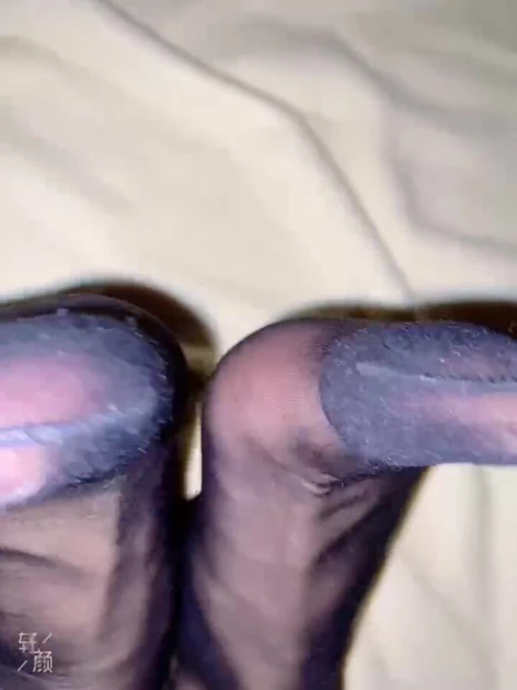 Китайская ступня, селфи, черные чулки, ступни