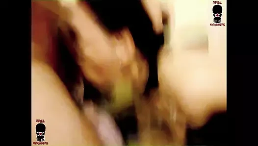 Hevesli bir sürtük köle için gırtlağına kadar sokma