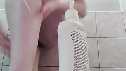 Tıraş sonrası rutinim vücut losyonu koymak